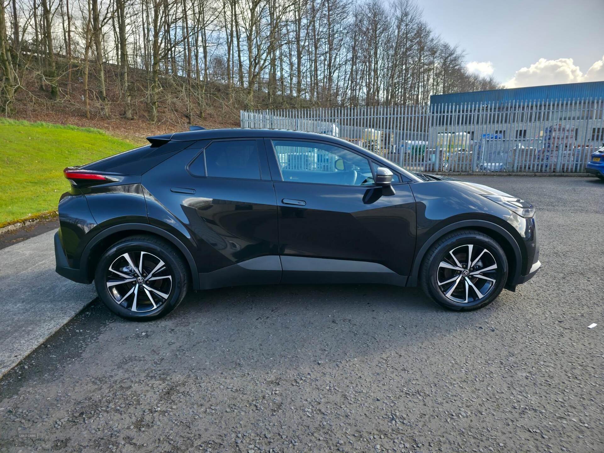 Dec 2023 Toyota C-HR 1.8 Hybrid Design 5dr CVT