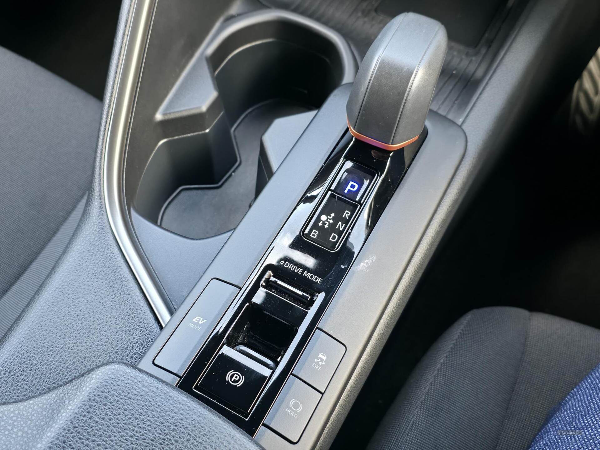 Dec 2023 Toyota C-HR 1.8 Hybrid Design 5dr CVT