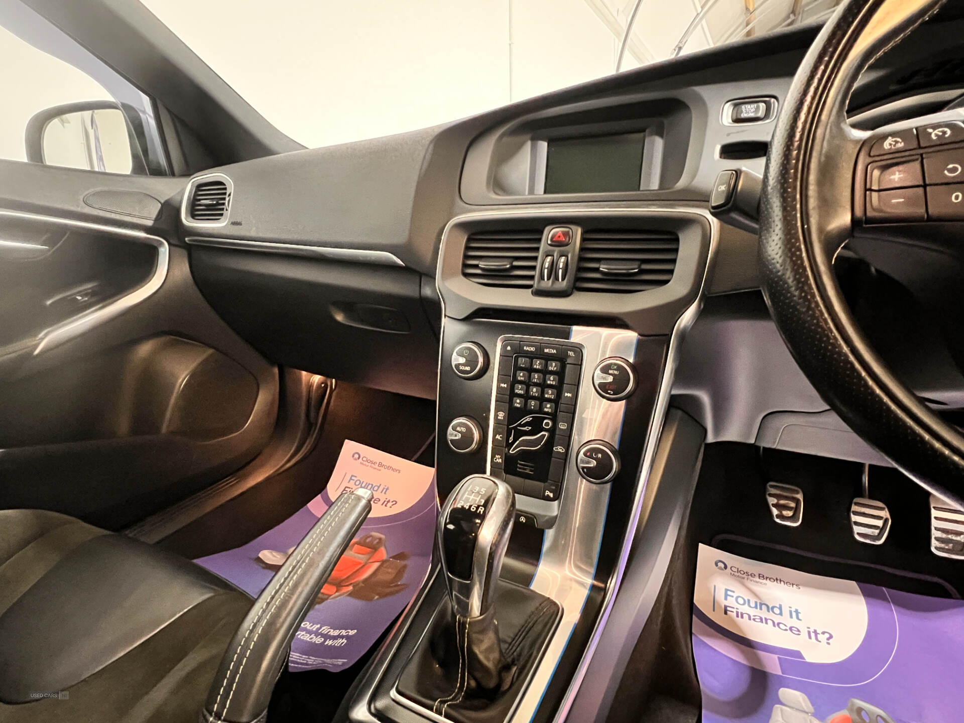 Sep 2015 Volvo V40 D4 [190] R DESIGN 5dr