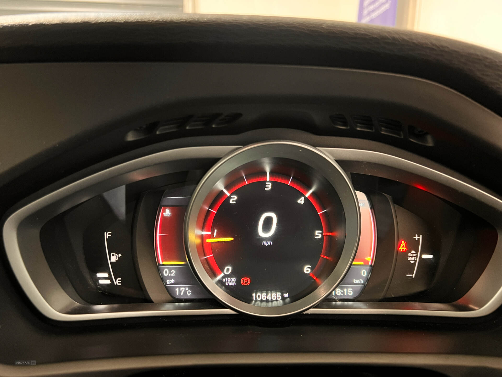 Sep 2015 Volvo V40 D4 [190] R DESIGN 5dr