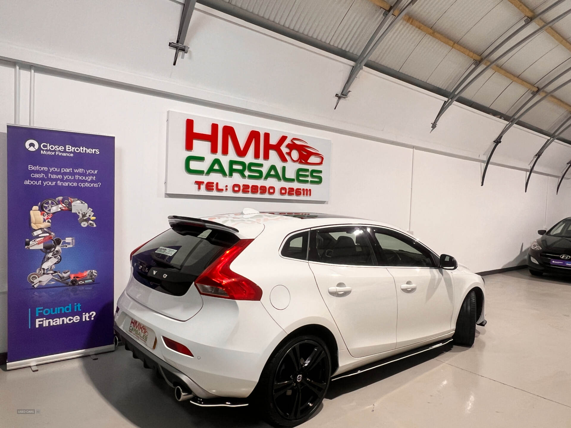 Sep 2015 Volvo V40 D4 [190] R DESIGN 5dr