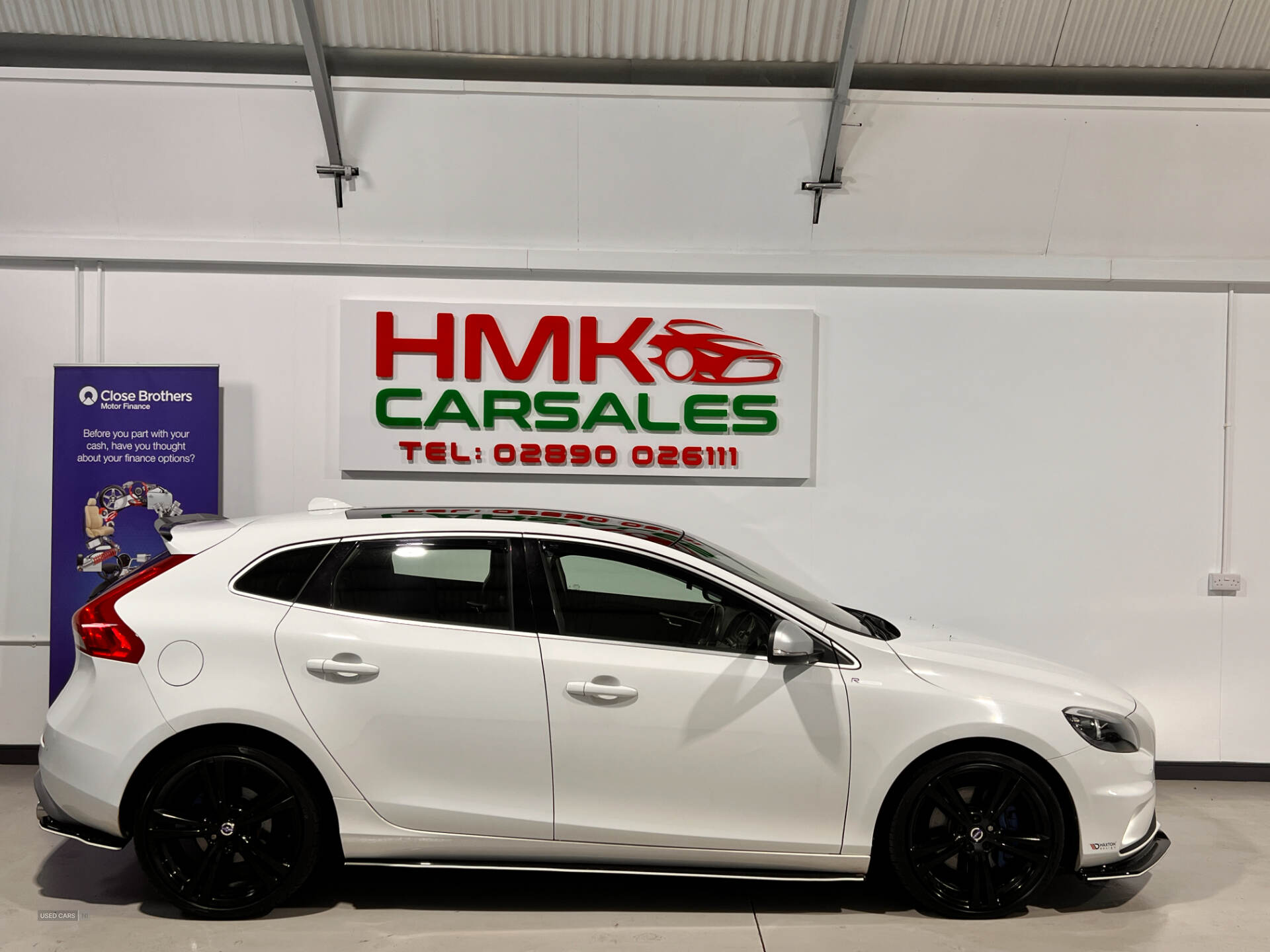 Sep 2015 Volvo V40 D4 [190] R DESIGN 5dr