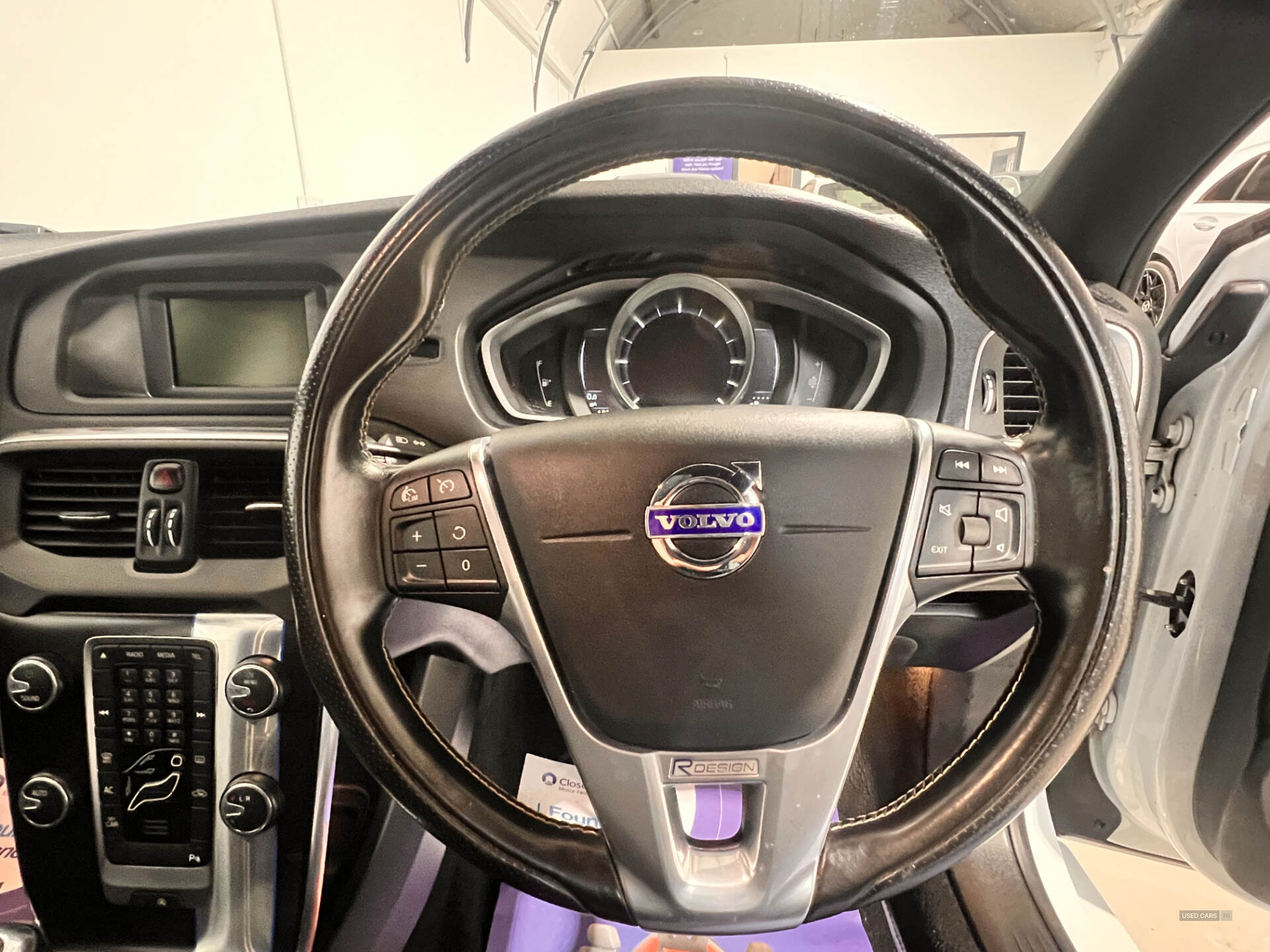 Sep 2015 Volvo V40 D4 [190] R DESIGN 5dr