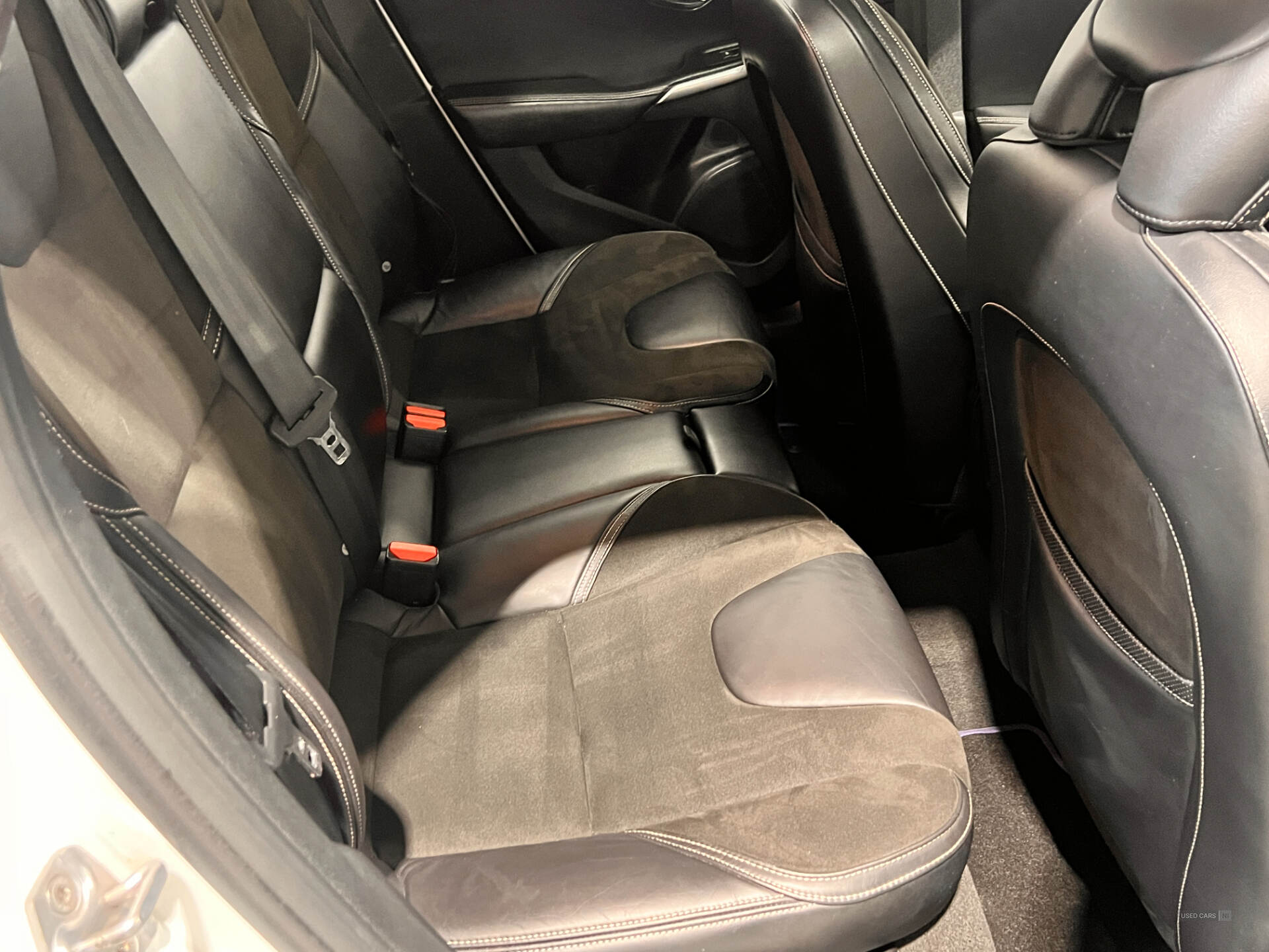 Sep 2015 Volvo V40 D4 [190] R DESIGN 5dr