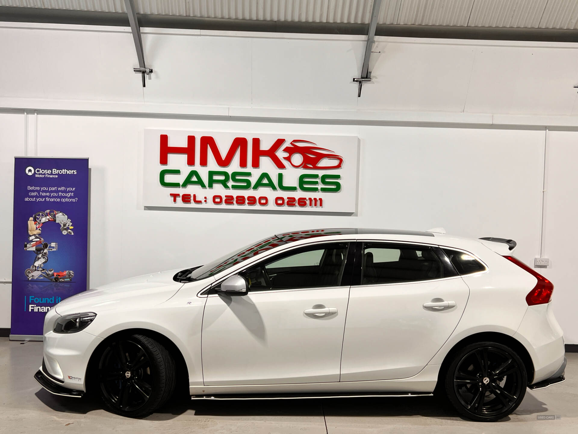 Sep 2015 Volvo V40 D4 [190] R DESIGN 5dr