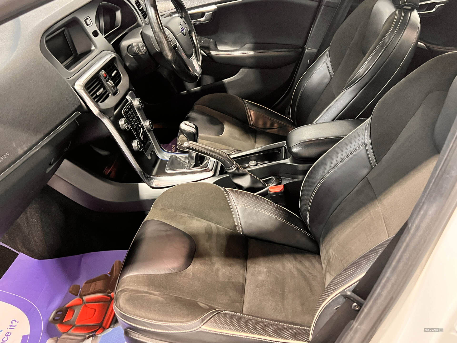 Sep 2015 Volvo V40 D4 [190] R DESIGN 5dr