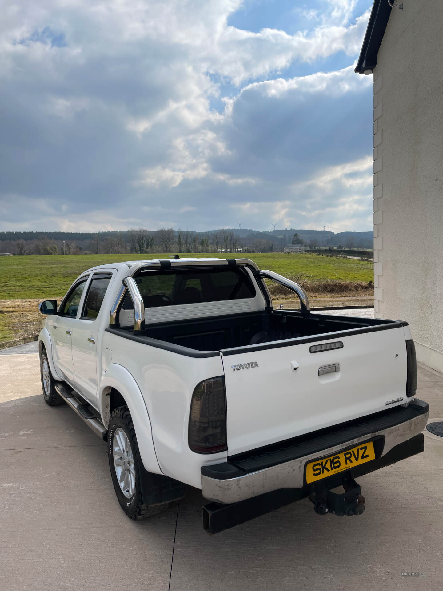Mar 2016 Toyota Hilux Invincible D/Cab Pick Up 3.0 D-4D 4WD 171 Auto