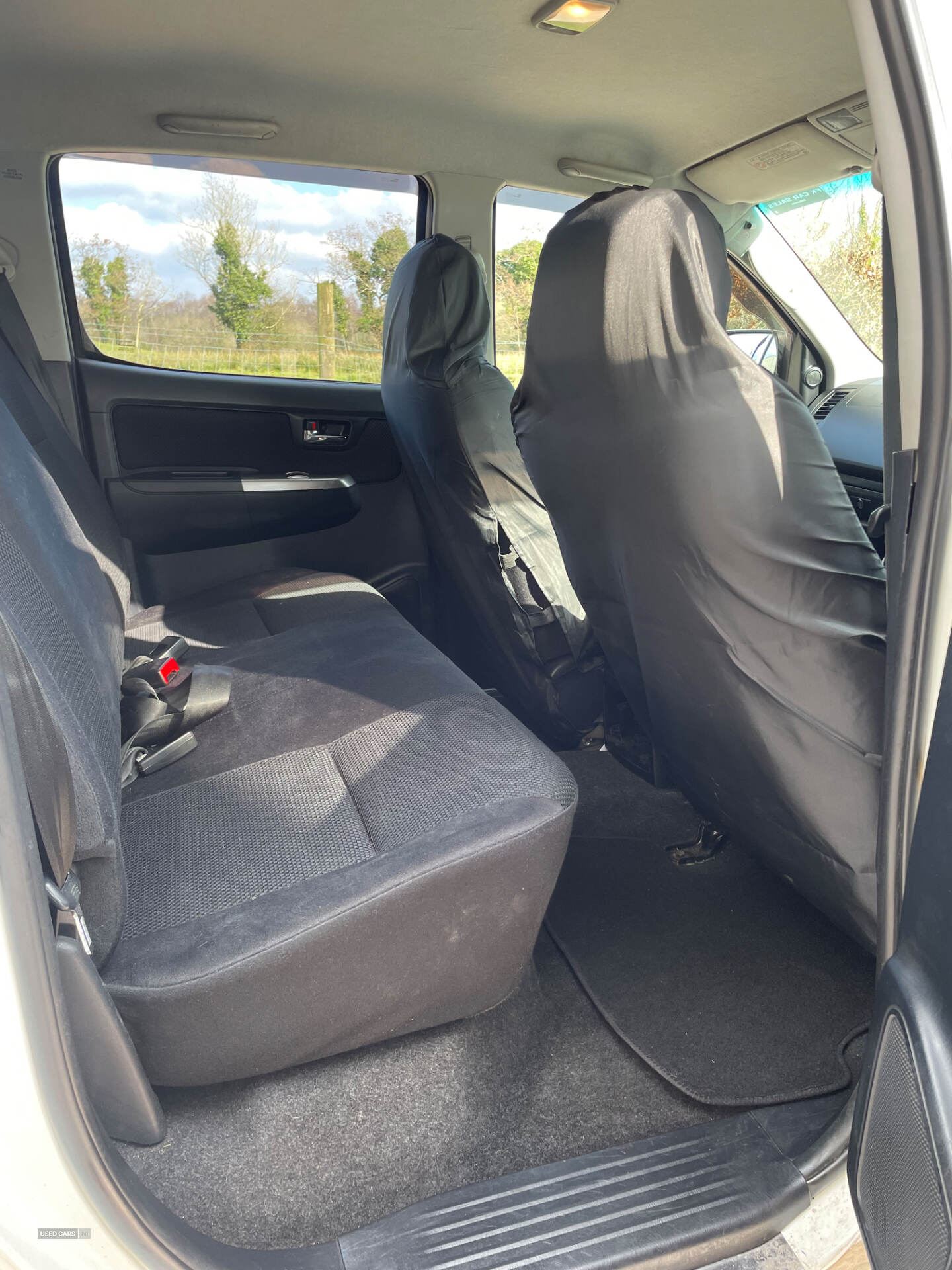 Mar 2016 Toyota Hilux Invincible D/Cab Pick Up 3.0 D-4D 4WD 171 Auto