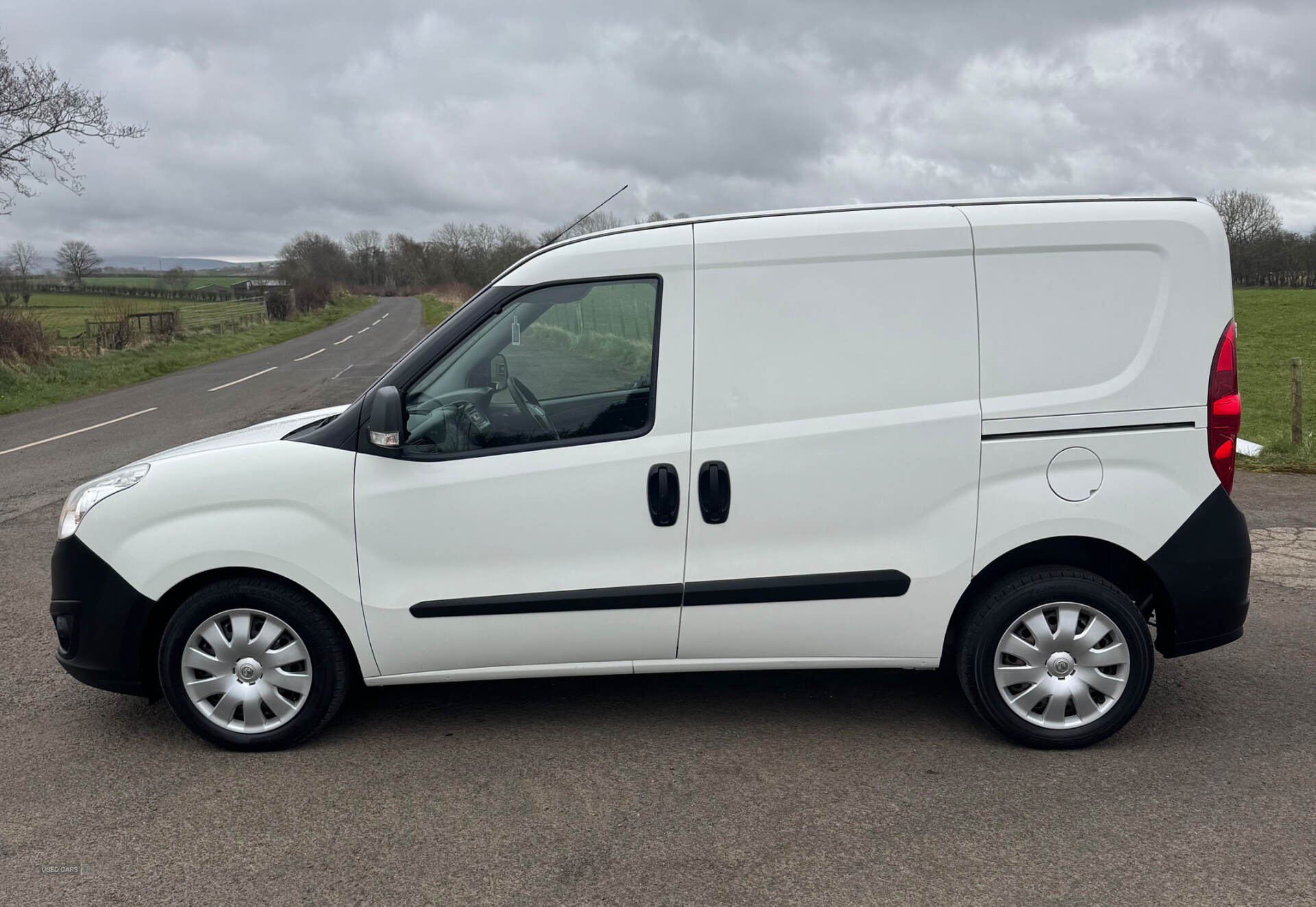 Mar 2017 Vauxhall Combo 2300 1.3 CDTI 16V 95ps H1 Crew Van Euro 6