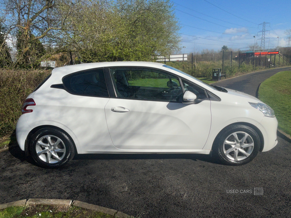 Peugeot 208 HATCHBACK in Antrim