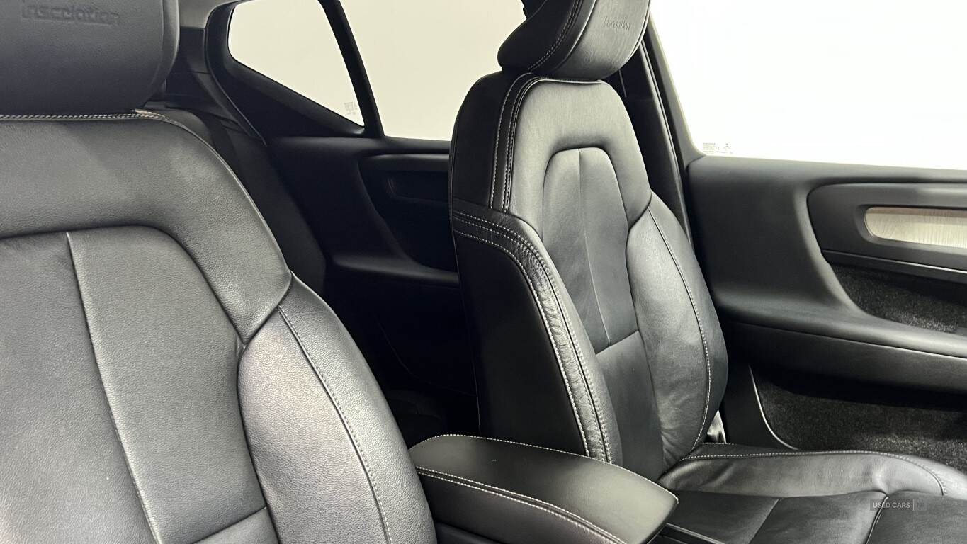 Jan 2019 Volvo XC40 2.0 T5 Inscription Pro 5dr AWD Geartronic