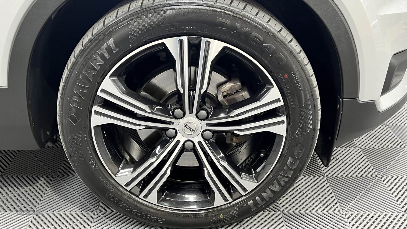 Jan 2019 Volvo XC40 2.0 T5 Inscription Pro 5dr AWD Geartronic