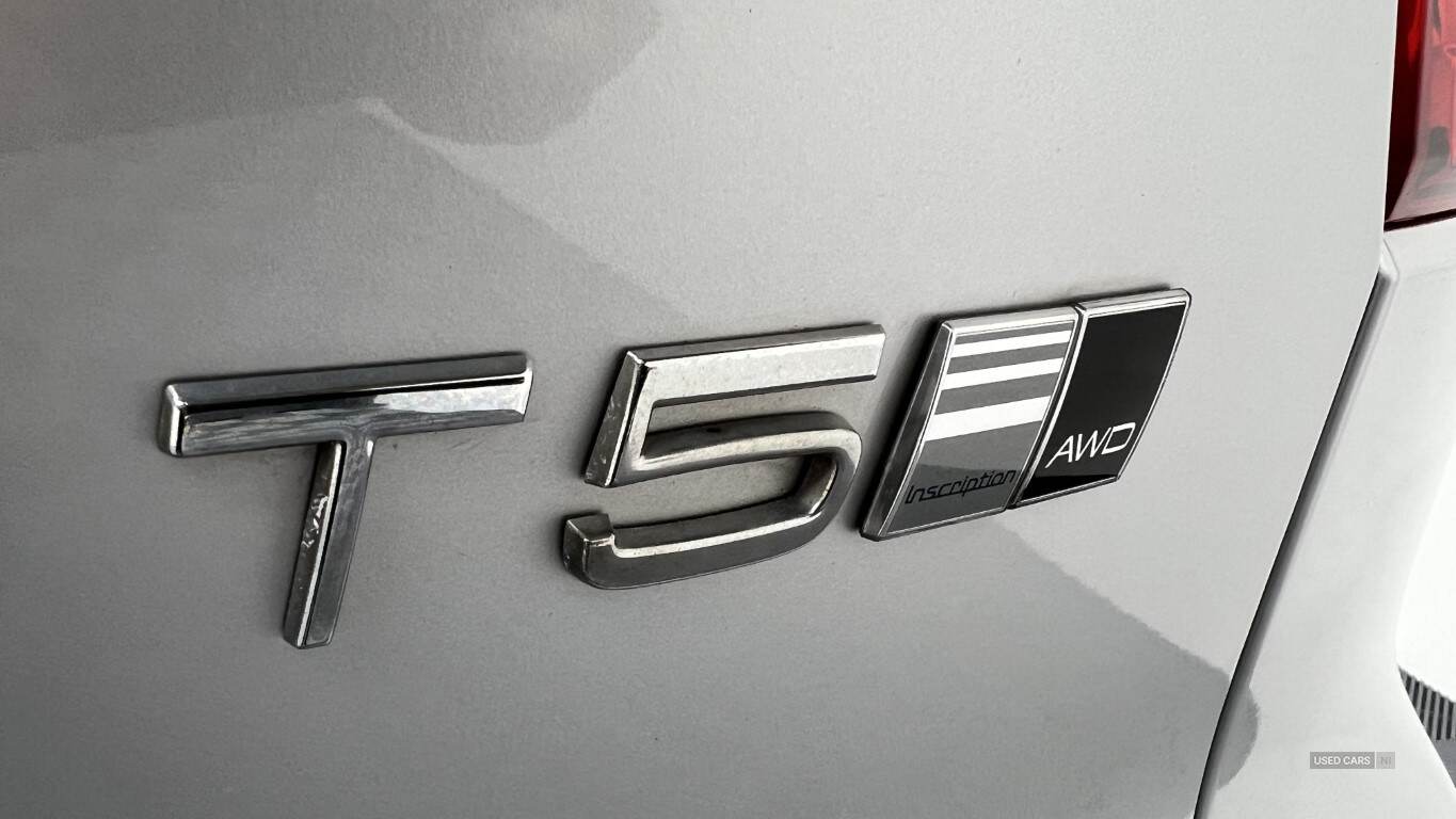 Jan 2019 Volvo XC40 2.0 T5 Inscription Pro 5dr AWD Geartronic