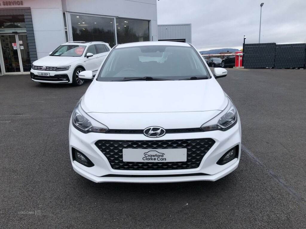 Aug 2019 Hyundai i20 1.2 MPi Premium Nav 5dr
