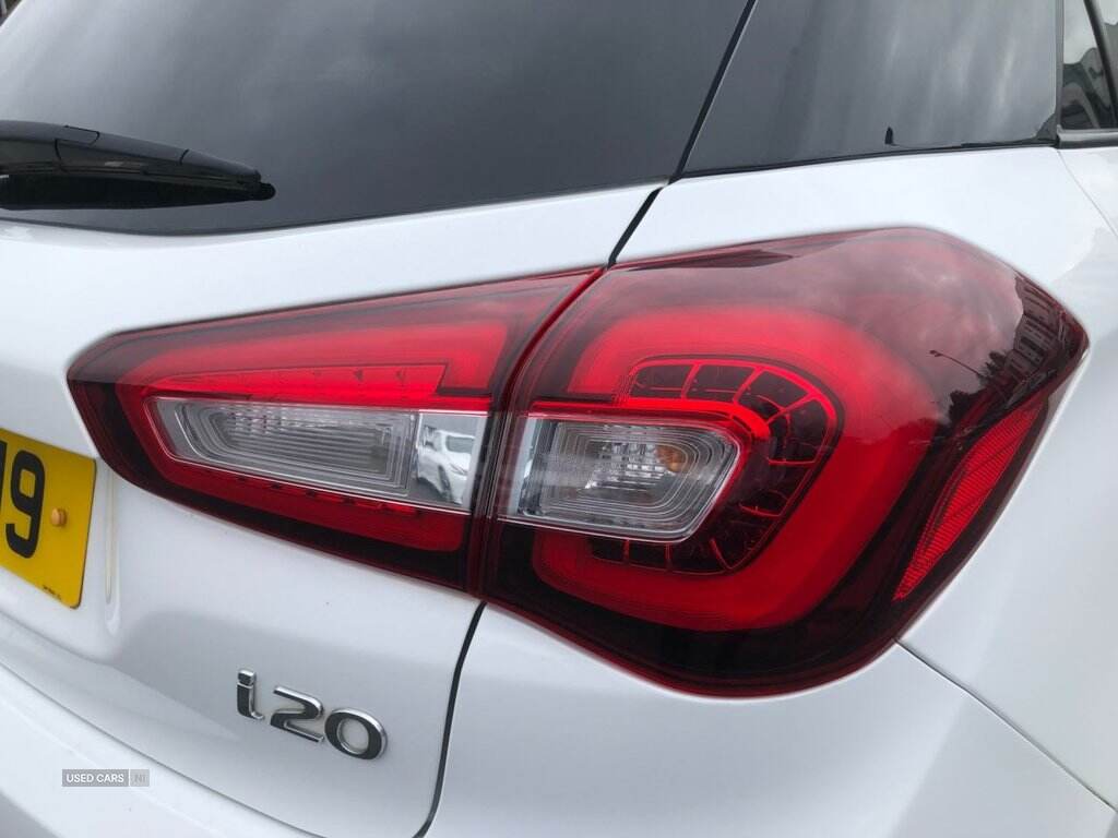Aug 2019 Hyundai i20 1.2 MPi Premium Nav 5dr