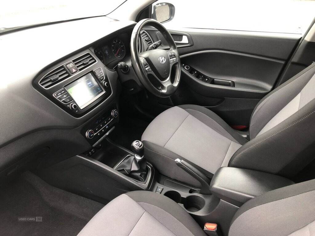 Aug 2019 Hyundai i20 1.2 MPi Premium Nav 5dr