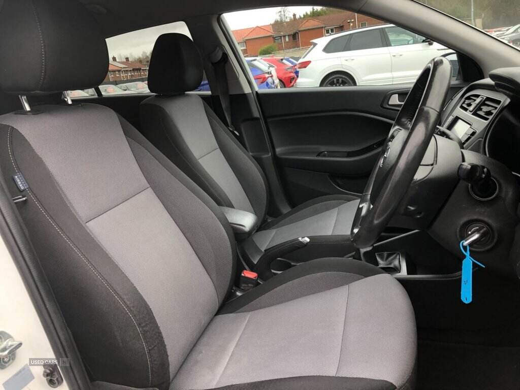 Aug 2019 Hyundai i20 1.2 MPi Premium Nav 5dr