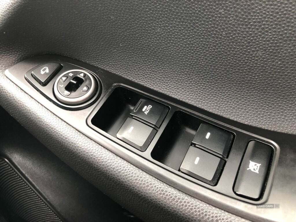 Aug 2019 Hyundai i20 1.2 MPi Premium Nav 5dr