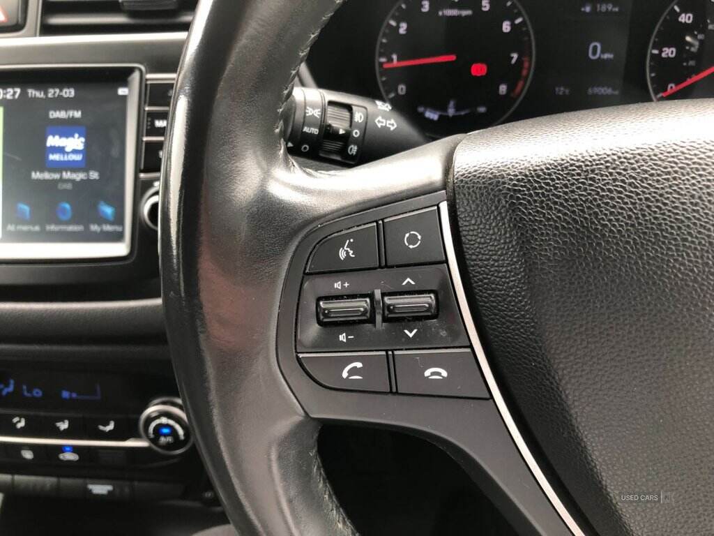 Aug 2019 Hyundai i20 1.2 MPi Premium Nav 5dr