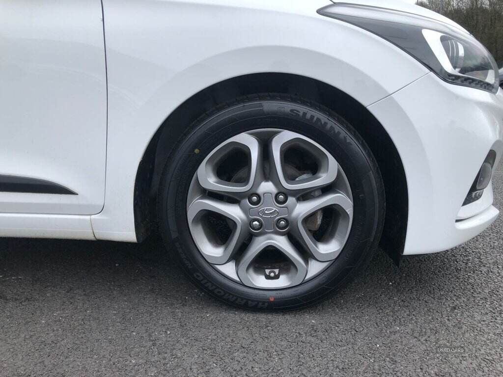 Aug 2019 Hyundai i20 1.2 MPi Premium Nav 5dr