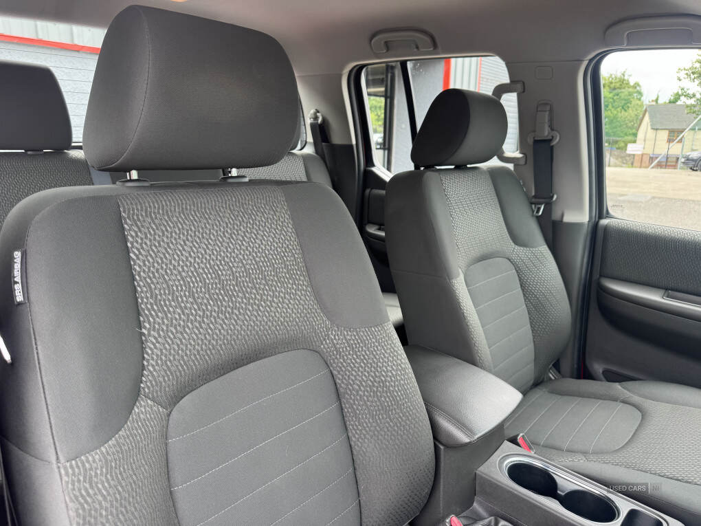 Oct 2012 Nissan Navara Double Cab Pick Up Acenta 2.5dCi 190 4WD