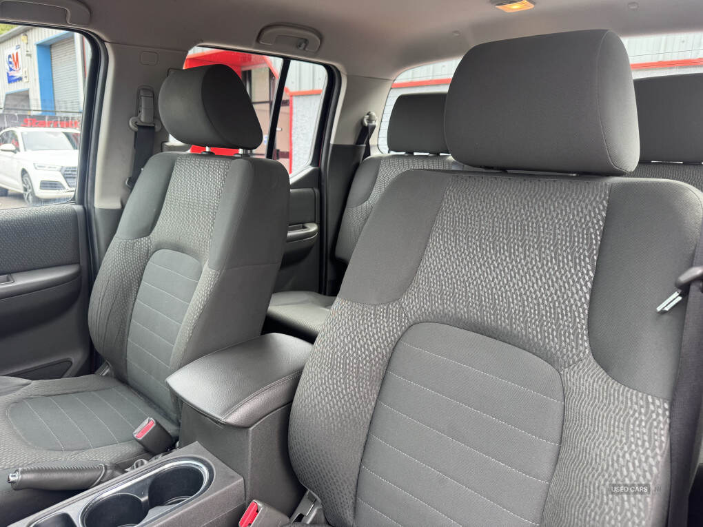 Oct 2012 Nissan Navara Double Cab Pick Up Acenta 2.5dCi 190 4WD