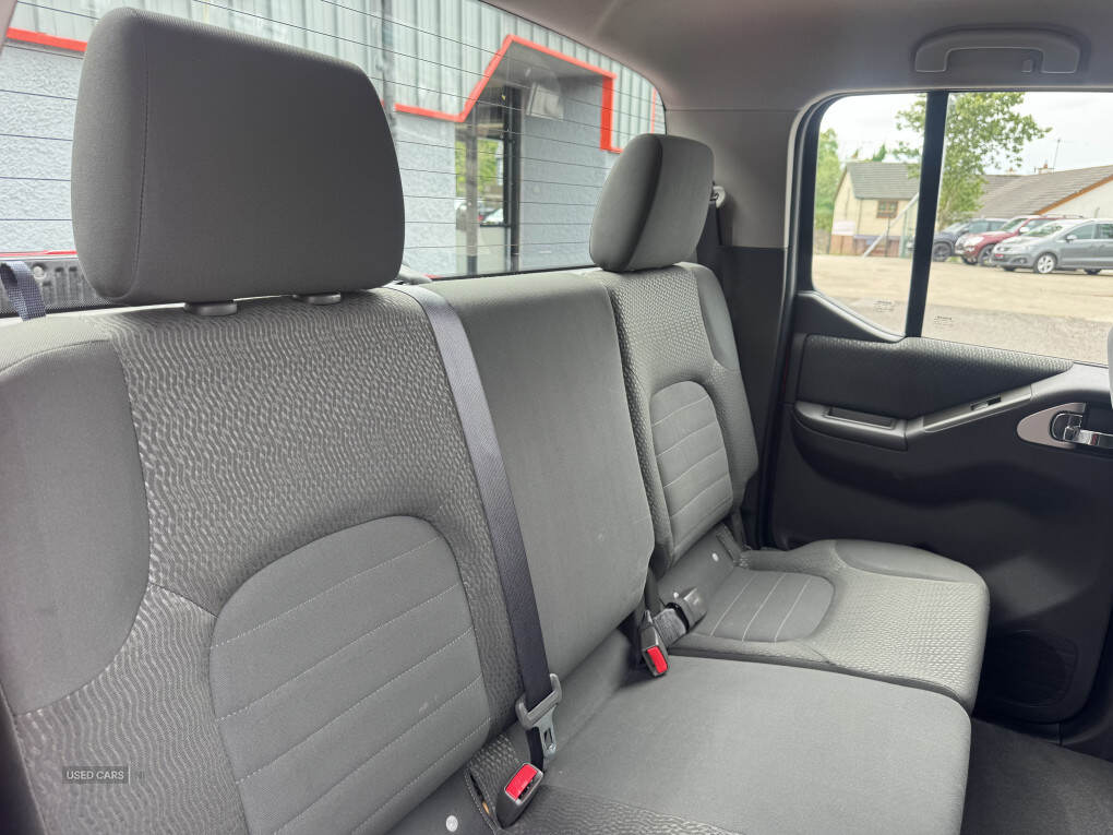 Oct 2012 Nissan Navara Double Cab Pick Up Acenta 2.5dCi 190 4WD