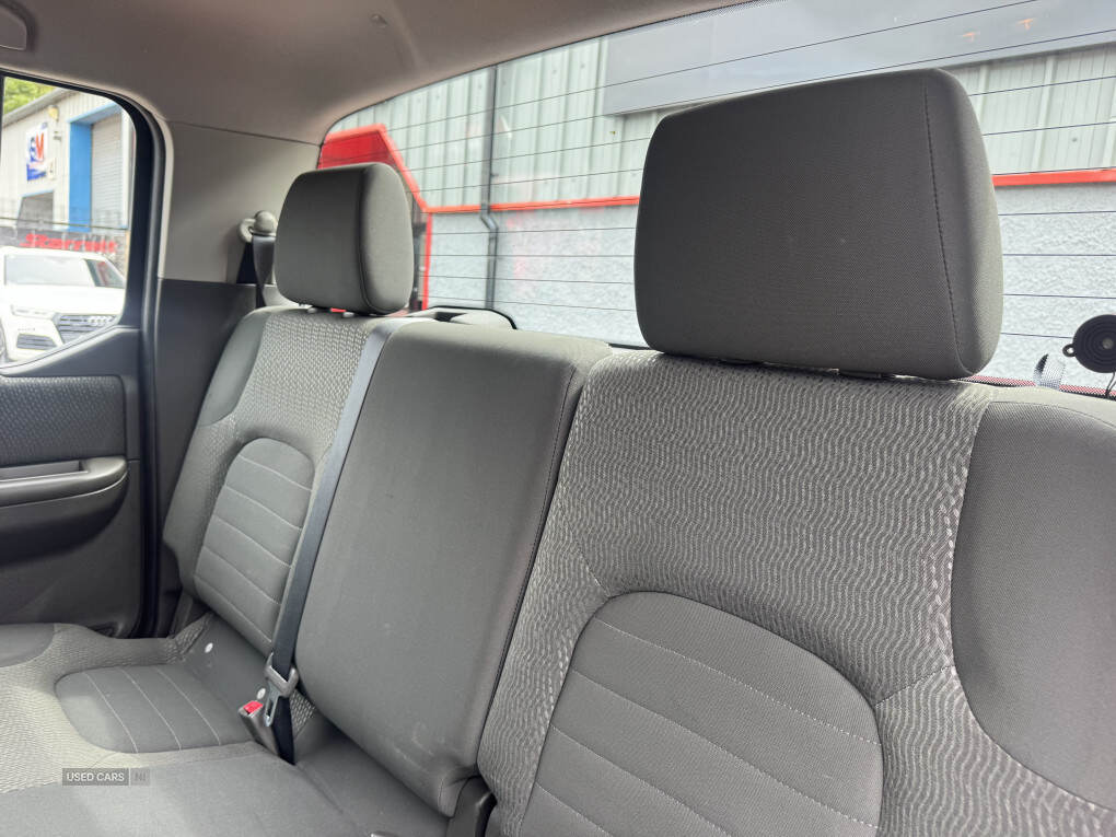 Oct 2012 Nissan Navara Double Cab Pick Up Acenta 2.5dCi 190 4WD