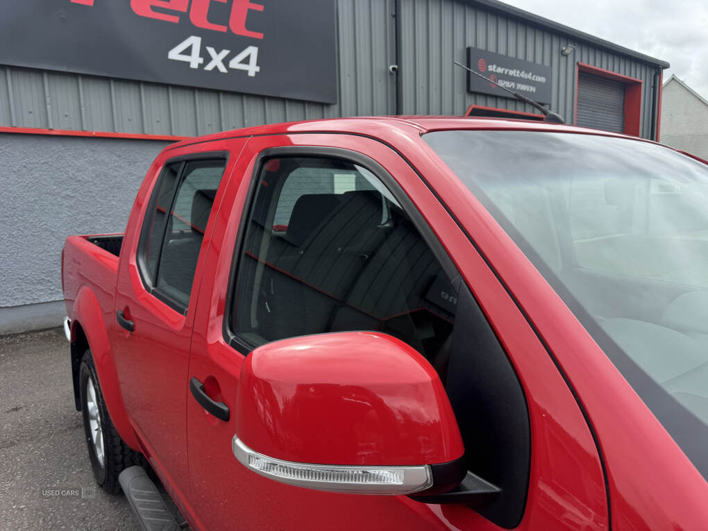 Oct 2012 Nissan Navara Double Cab Pick Up Acenta 2.5dCi 190 4WD