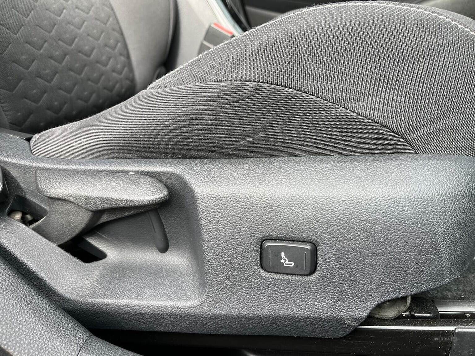 Nov 2021 Toyota Corolla 2.0 Vvt-I Hybrid Icon Tech 5Dr Cvt