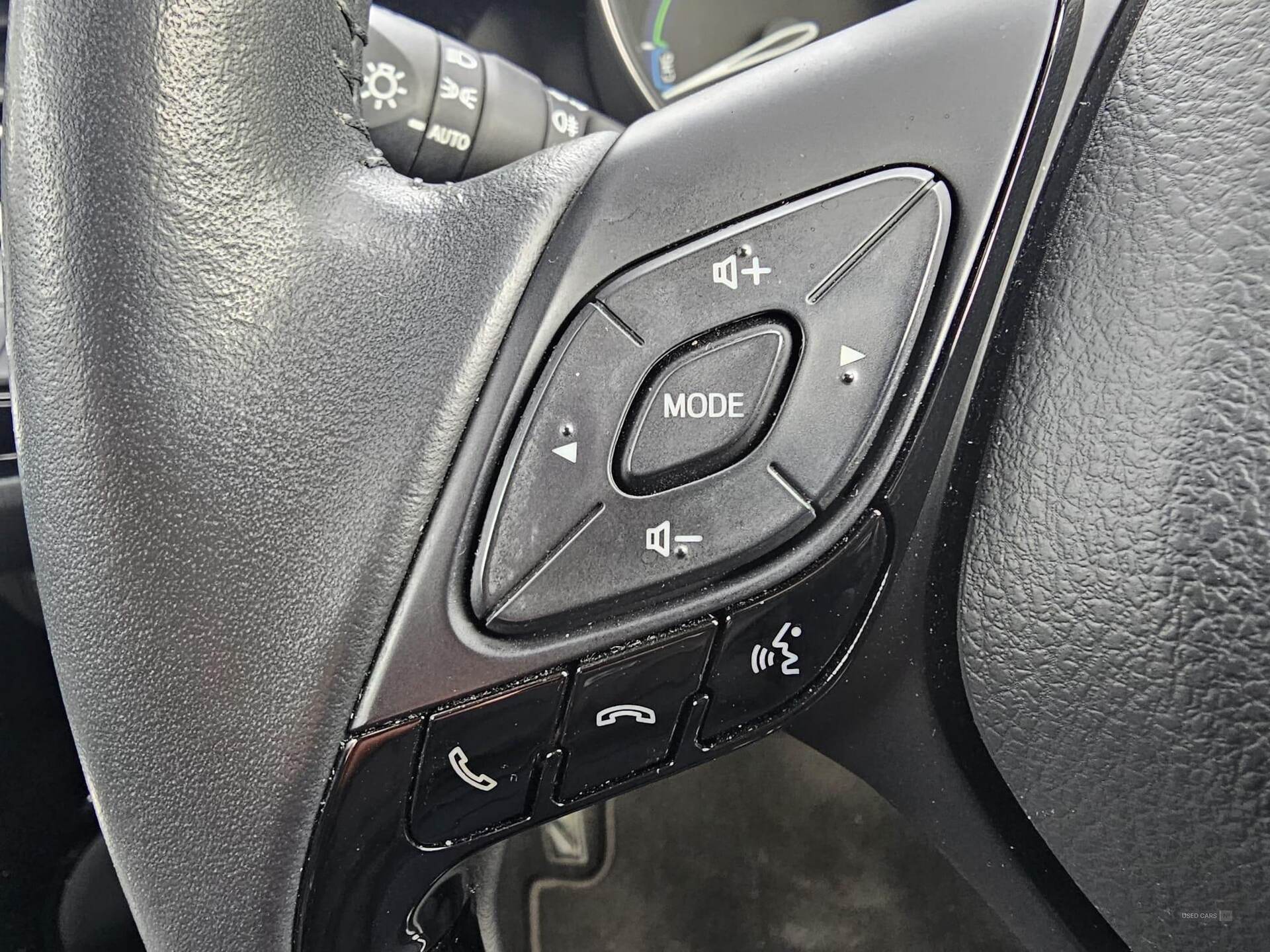Mar 2022 Toyota C-HR 1.8 Hybrid Design 5dr CVT