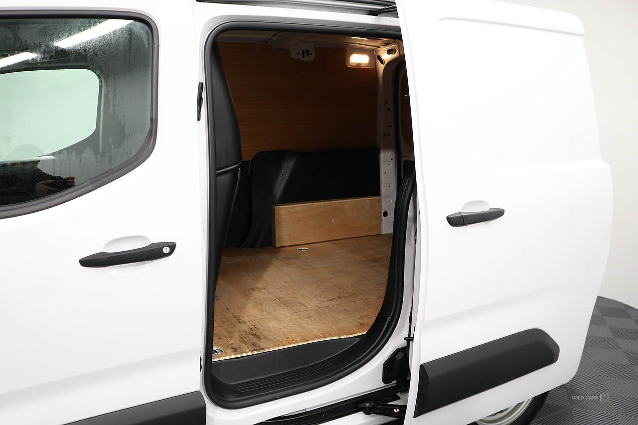 Jul 2023 Citroen Berlingo 1.5 BlueHDi 1000Kg Enterprise Ed 100ps 6 Speed S/S
