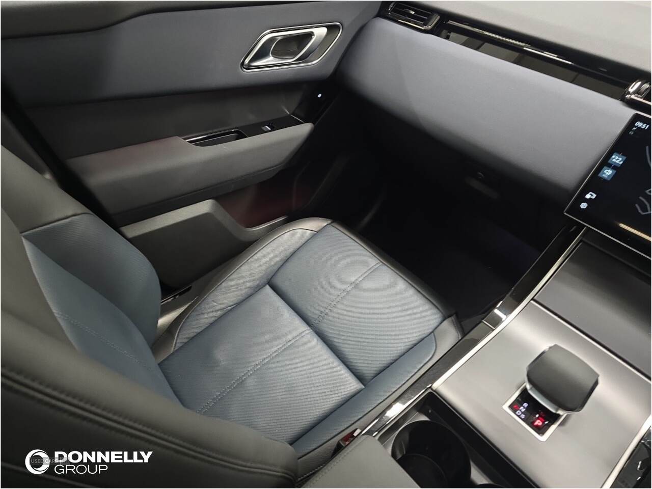 Oct 2023 Land Rover Range Rover Velar 2.0 D200 MHEV Dynamic SE 5dr Auto