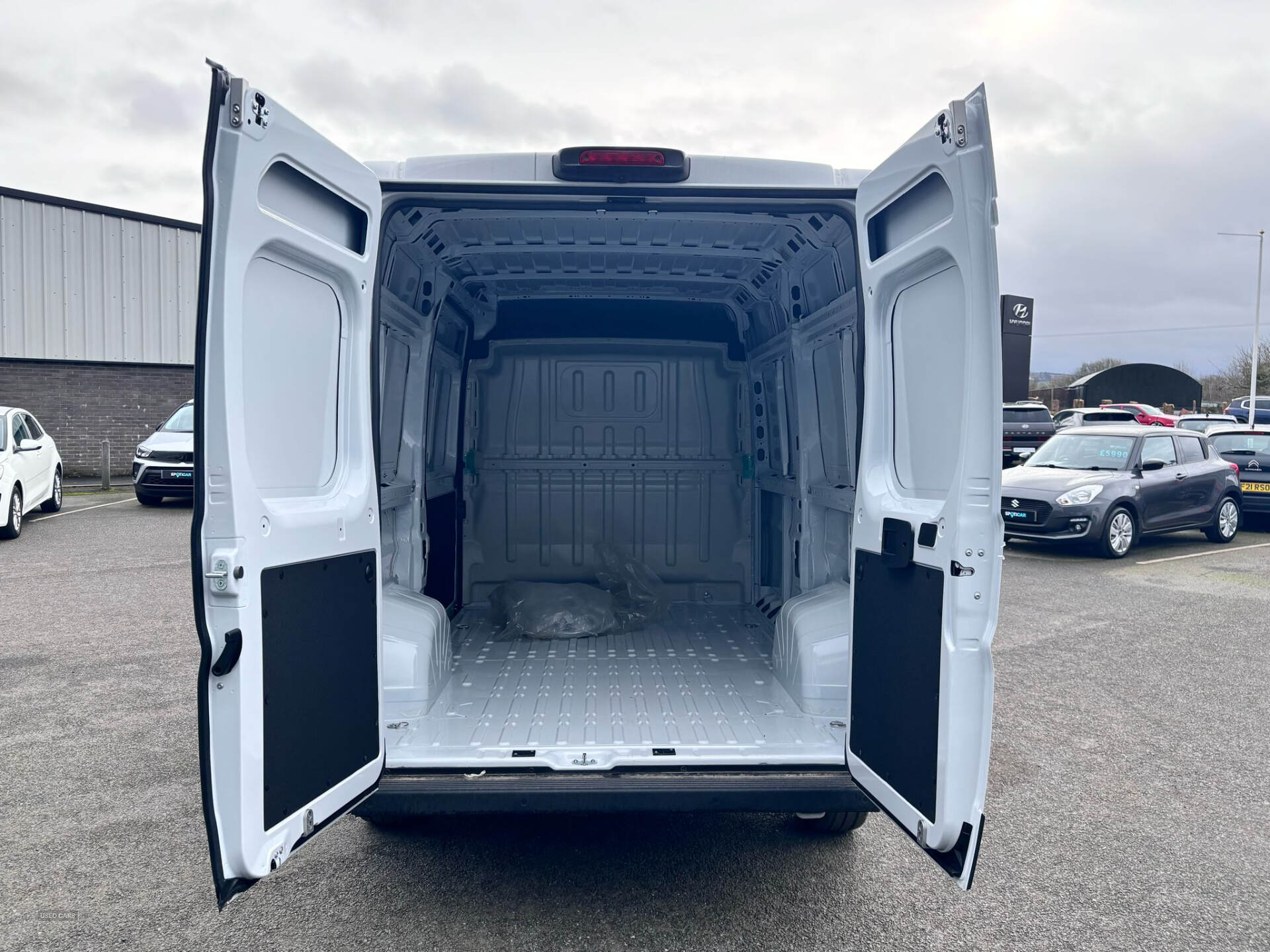 Mar 2025 Citroen Relay 2.2bhdi 140bhp Enterprise 1500KG L2H2