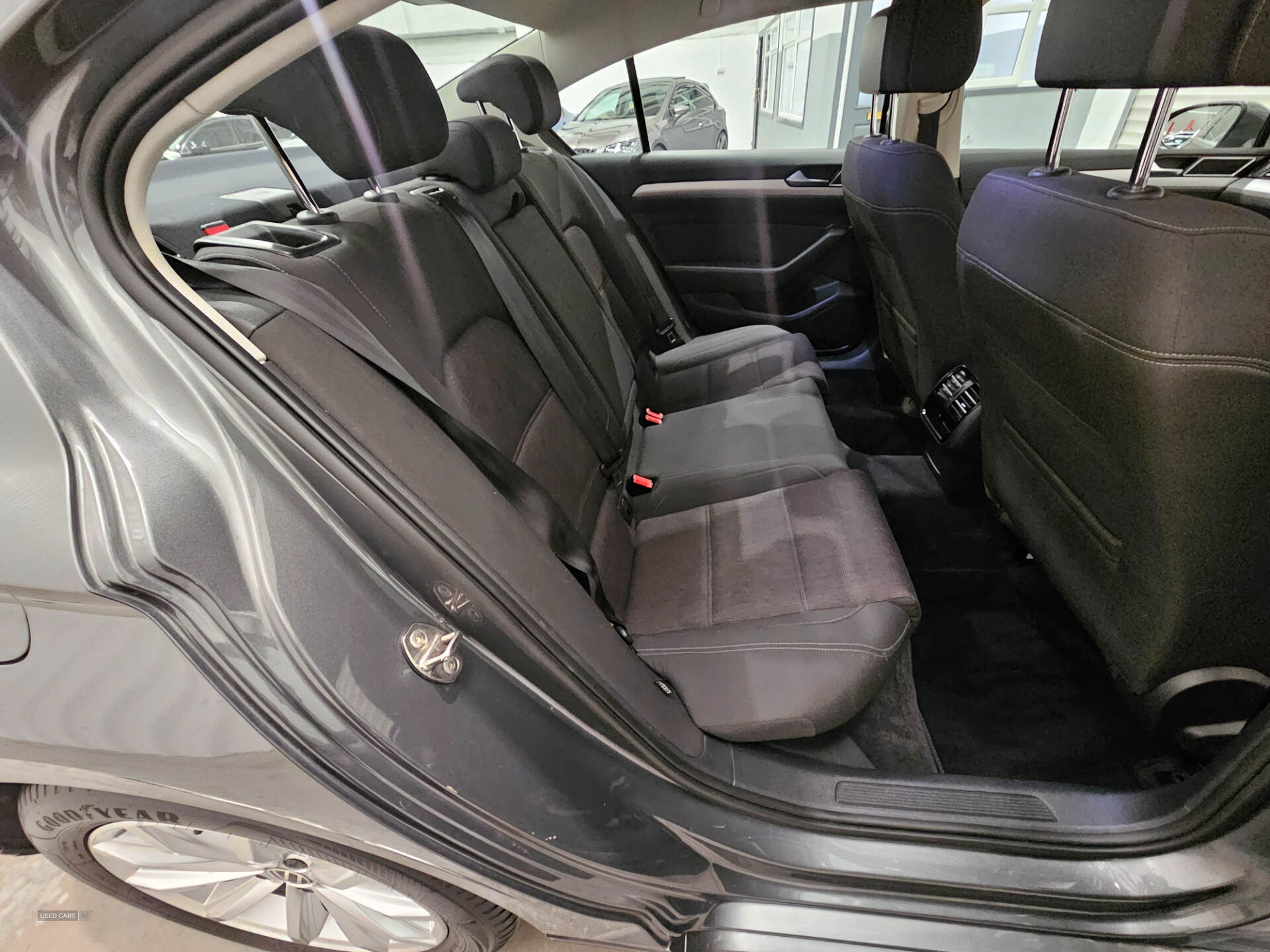 Mar 2015 Volkswagen Passat 2.0 TDI SE 4dr