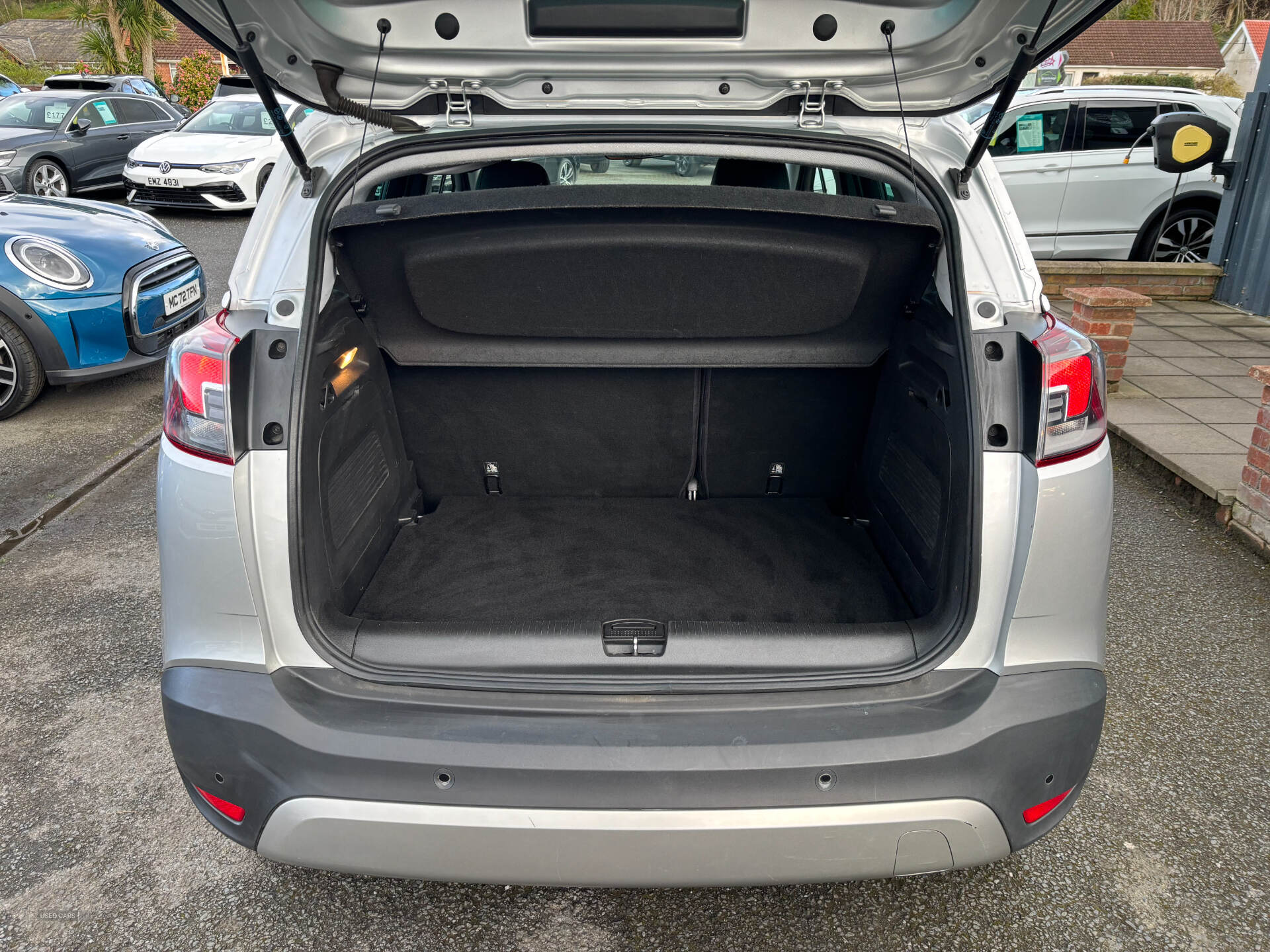 Vauxhall Crossland X HATCHBACK in Down