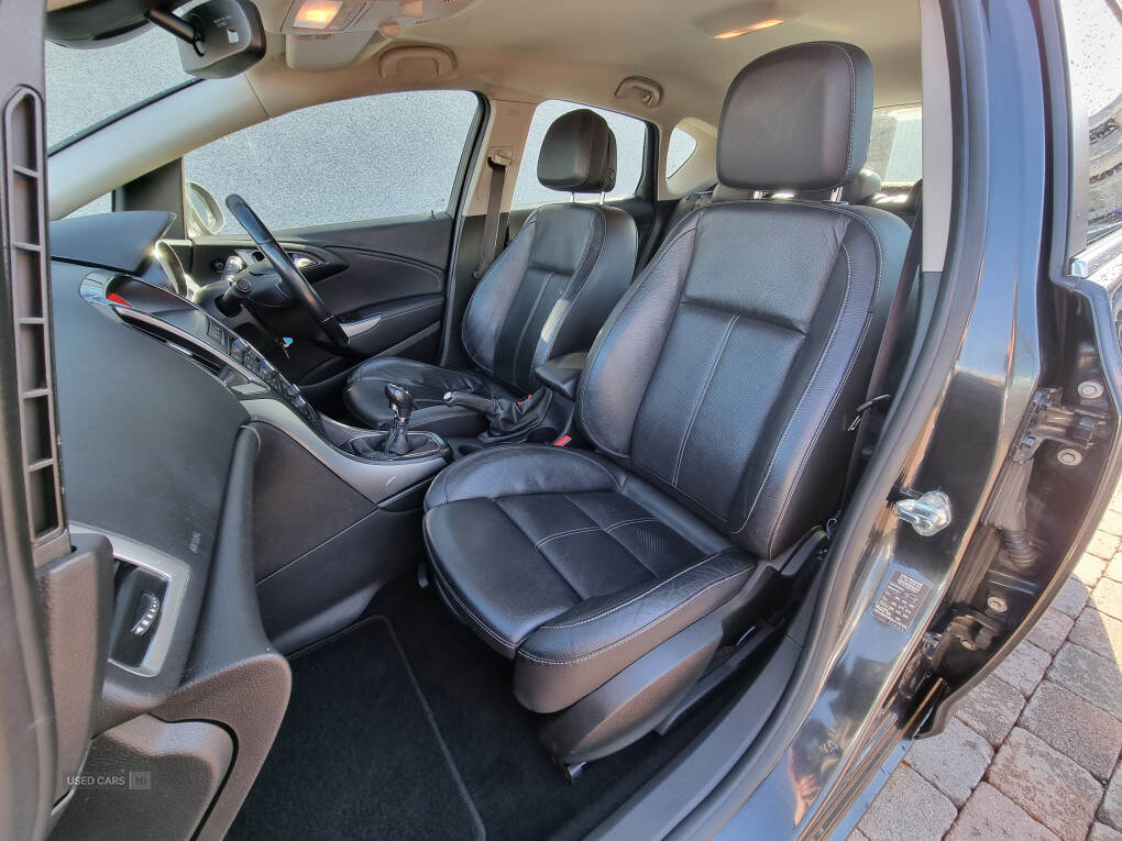 Mar 2013 Vauxhall Astra 2.0 CDTi 16V ecoFLEX Elite 5dr