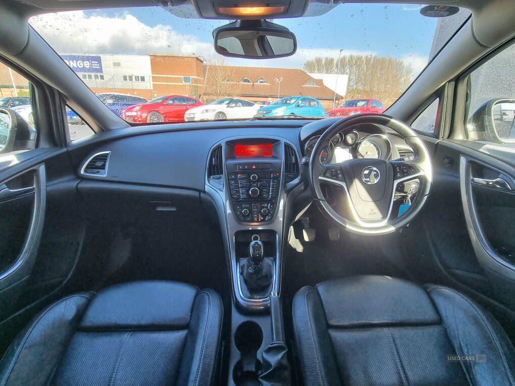 Mar 2013 Vauxhall Astra 2.0 CDTi 16V ecoFLEX Elite 5dr