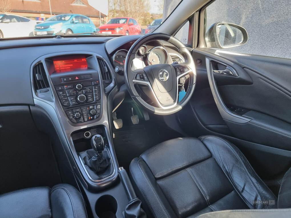 Mar 2013 Vauxhall Astra 2.0 CDTi 16V ecoFLEX Elite 5dr