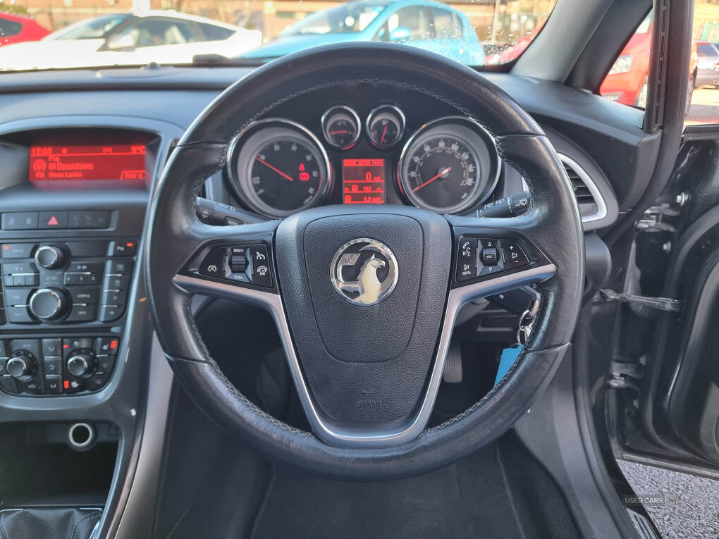 Mar 2013 Vauxhall Astra 2.0 CDTi 16V ecoFLEX Elite 5dr