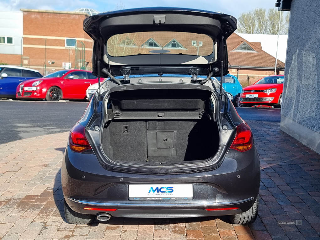Mar 2013 Vauxhall Astra 2.0 CDTi 16V ecoFLEX Elite 5dr