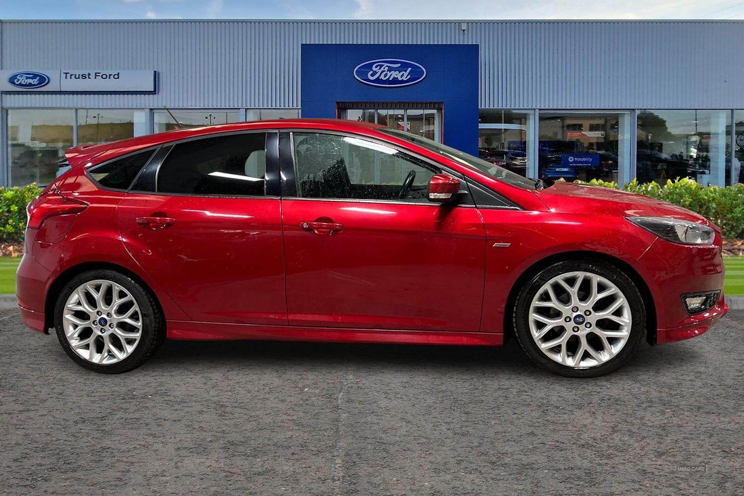 Feb 2018 Ford Focus 1.0 EcoBoost 140 ST-Line Navigation 5dr
