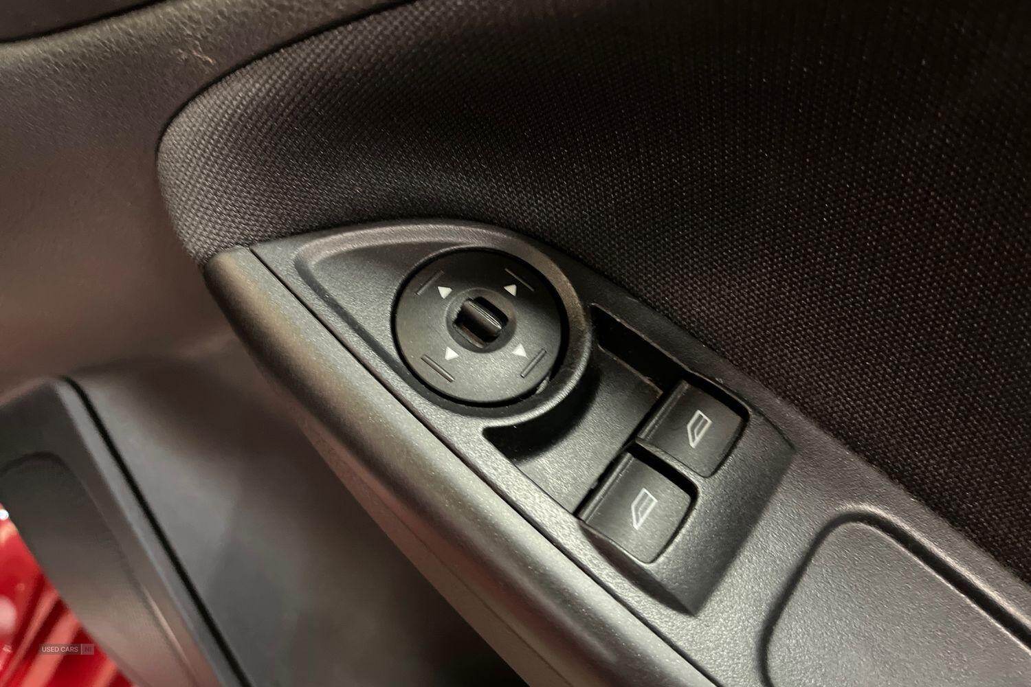 Feb 2018 Ford Focus 1.0 EcoBoost 140 ST-Line Navigation 5dr