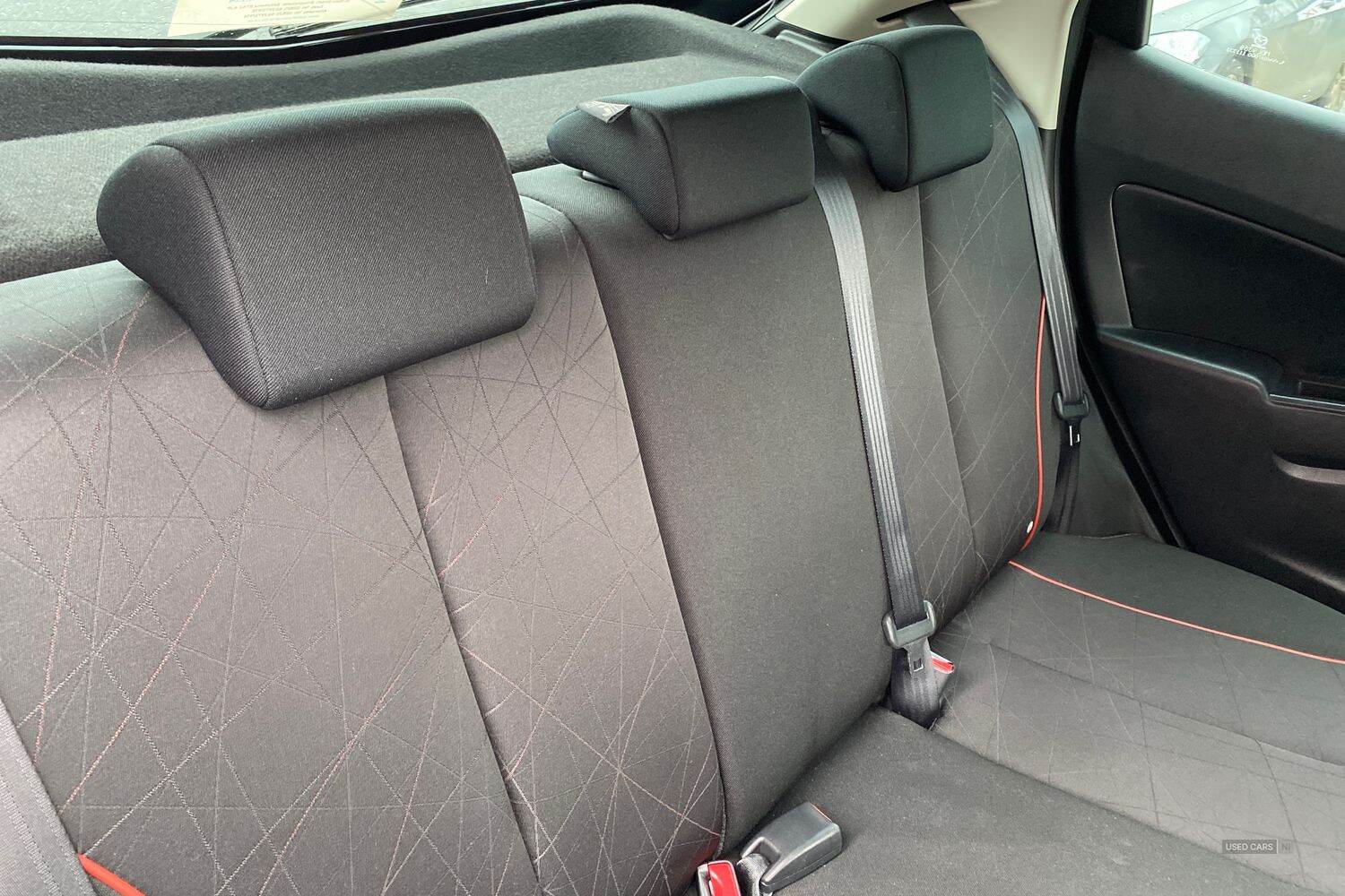 Jan 2015 Mazda 2 1.3 Black Edition 5dr