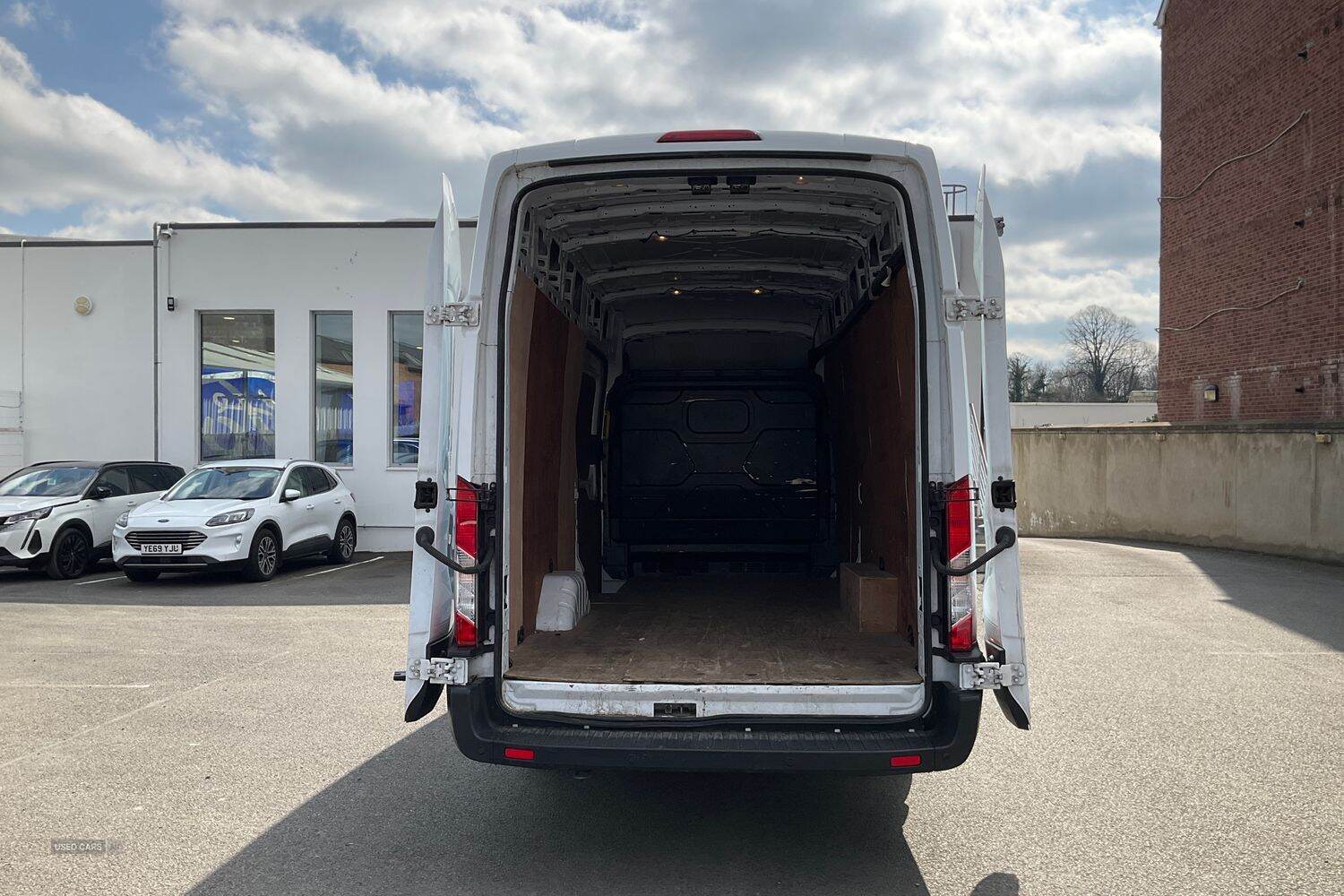 Feb 2022 Ford Transit 2.0 EcoBlue 130ps H3 Leader Van