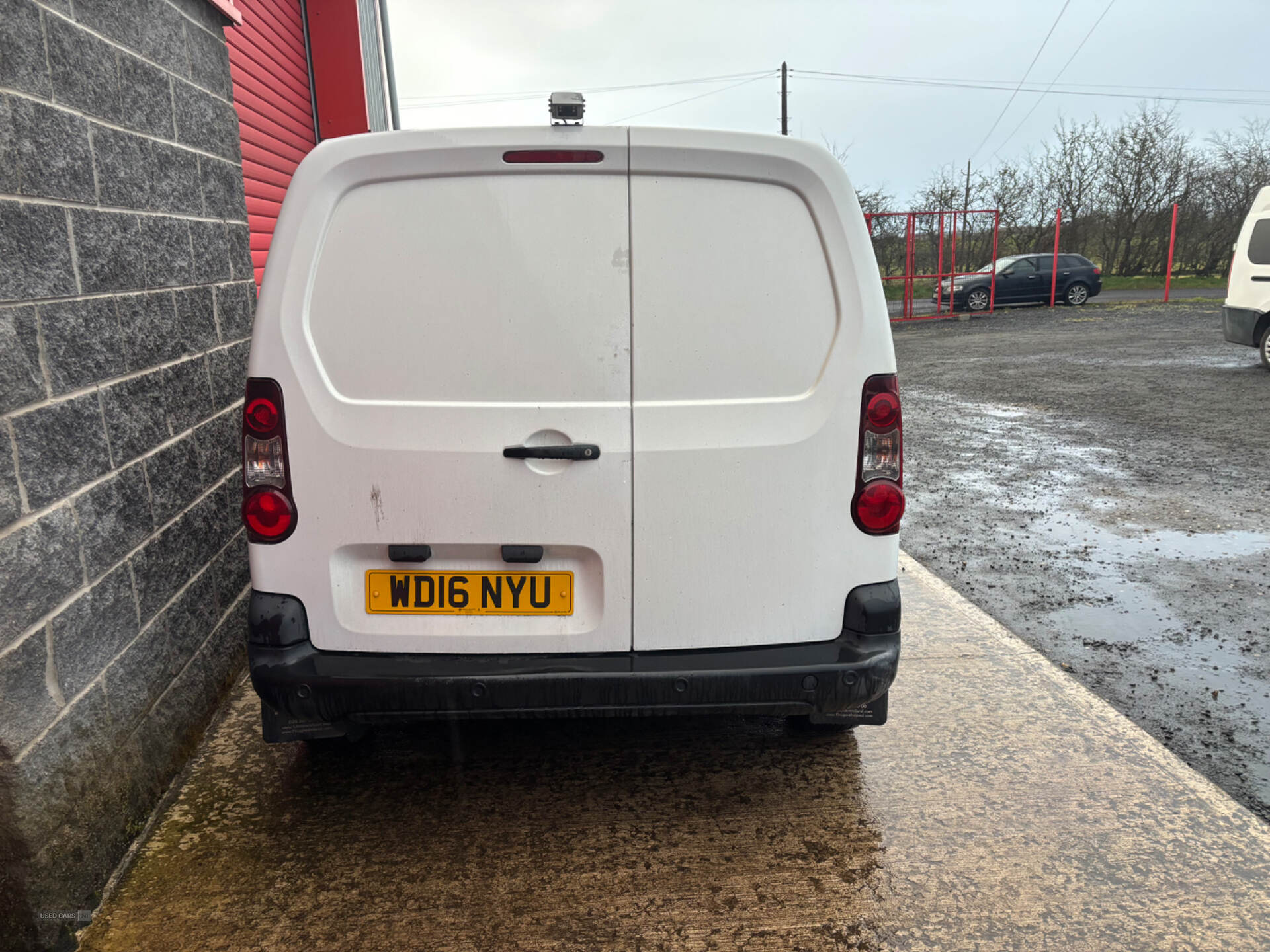 Jun 2016 Peugeot Partner 850 1.6 BlueHDi 100 Professional Van [non SS]