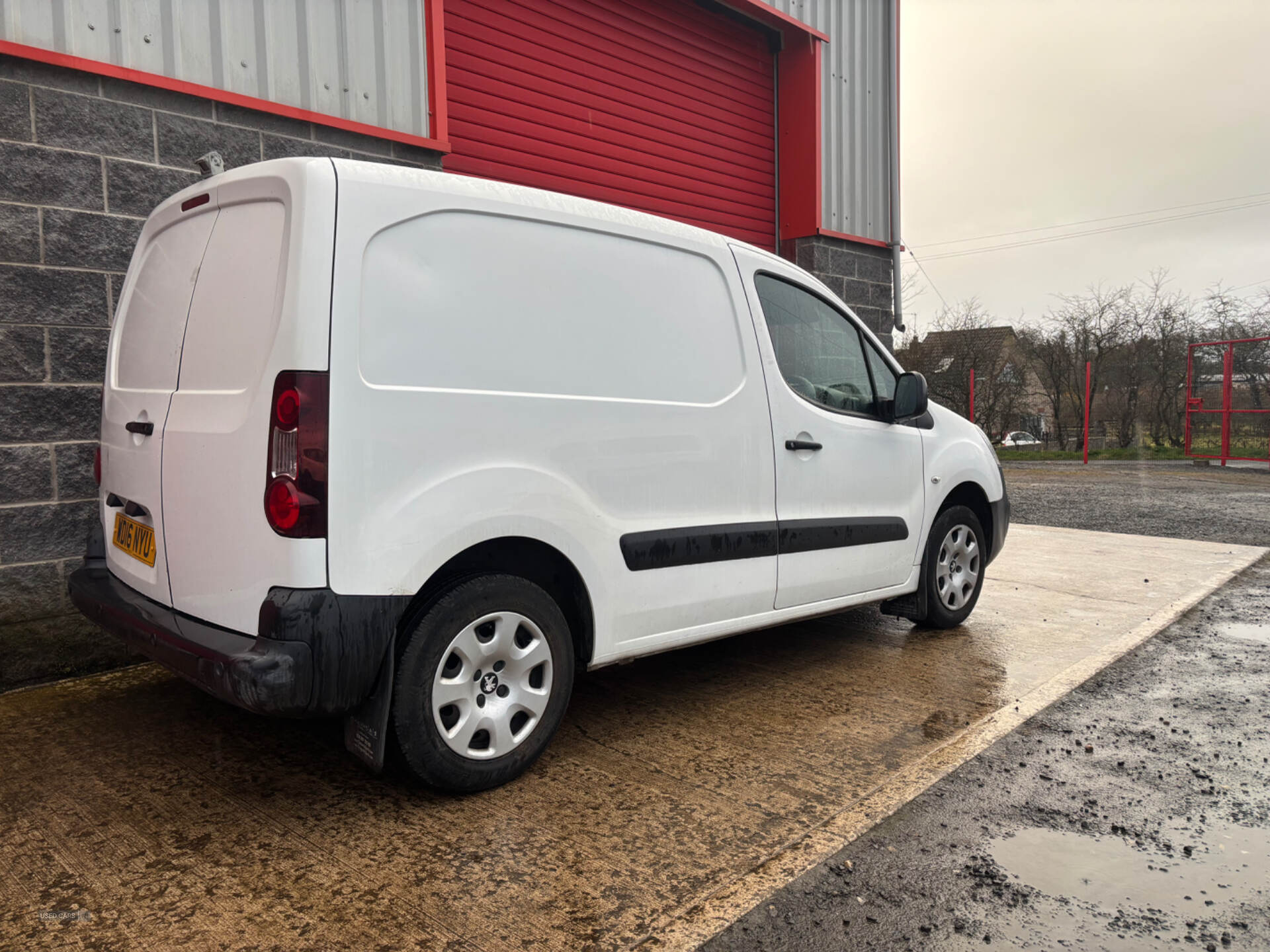 Jun 2016 Peugeot Partner 850 1.6 BlueHDi 100 Professional Van [non SS]