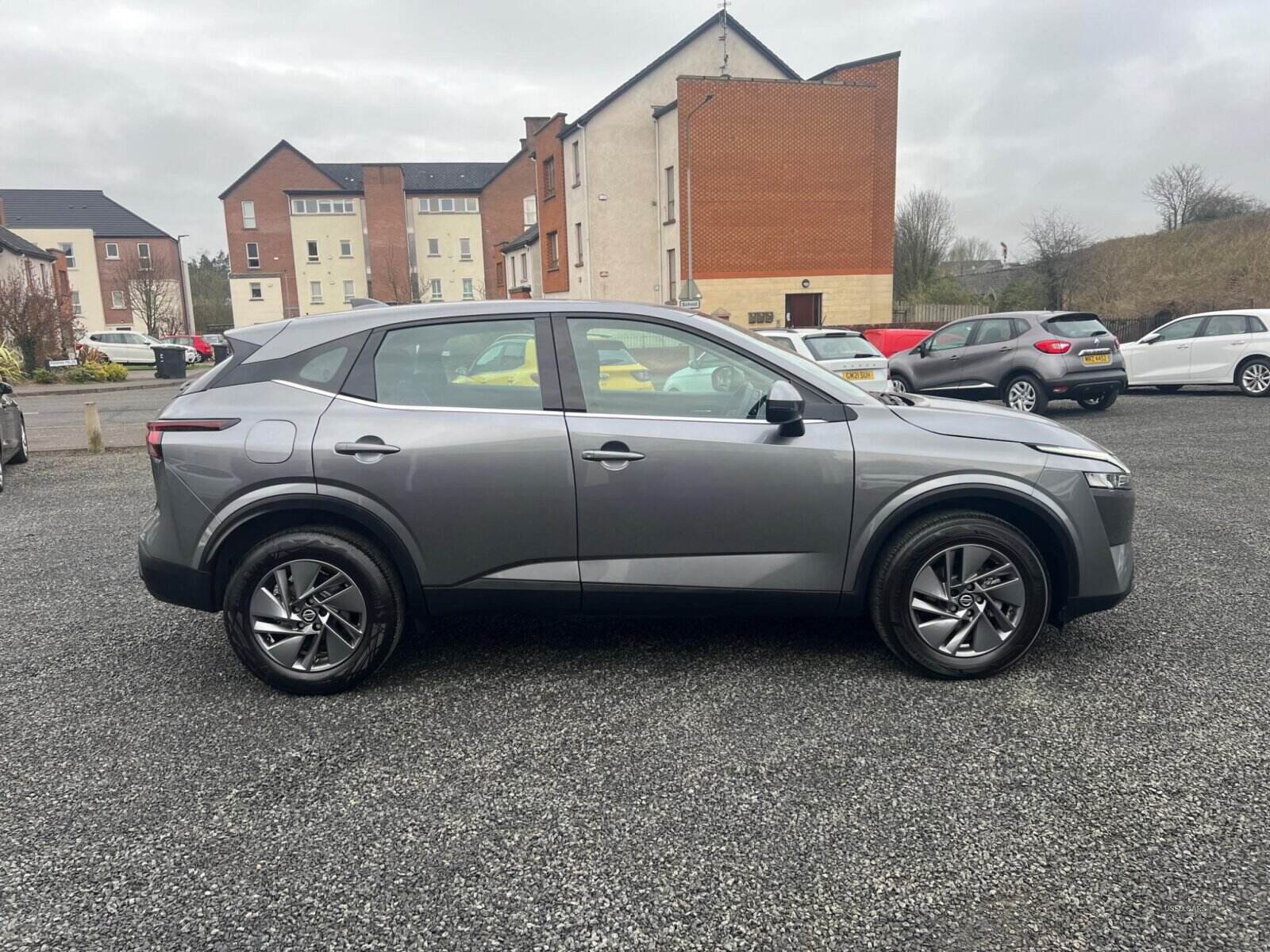 Mar 2022 Nissan Qashqai 1.3 DiG-T MH Acenta Premium 5dr