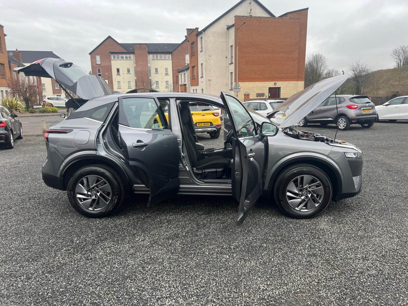 Mar 2022 Nissan Qashqai 1.3 DiG-T MH Acenta Premium 5dr