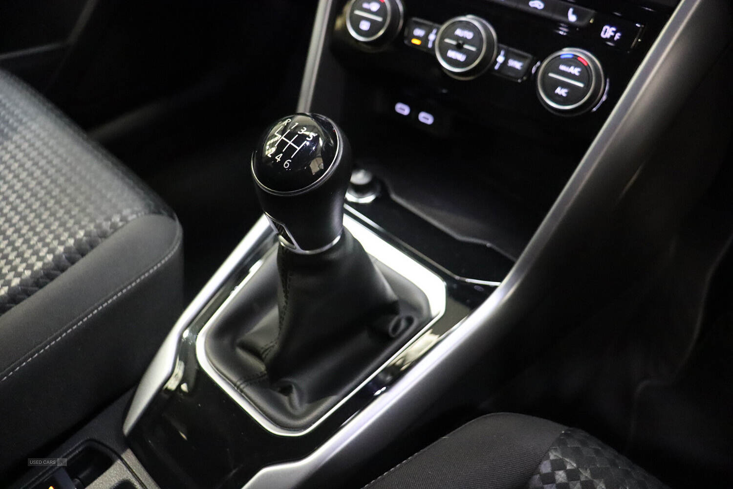 Jan 2022 Volkswagen T-Roc 1.5 TSI EVO Active 5dr